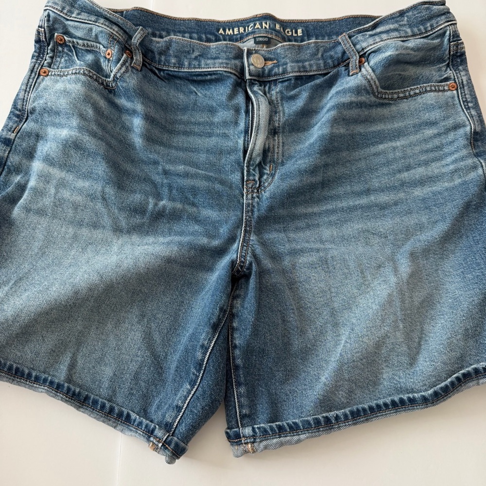 American Eagle perfect Bermuda Jean shorts size 16